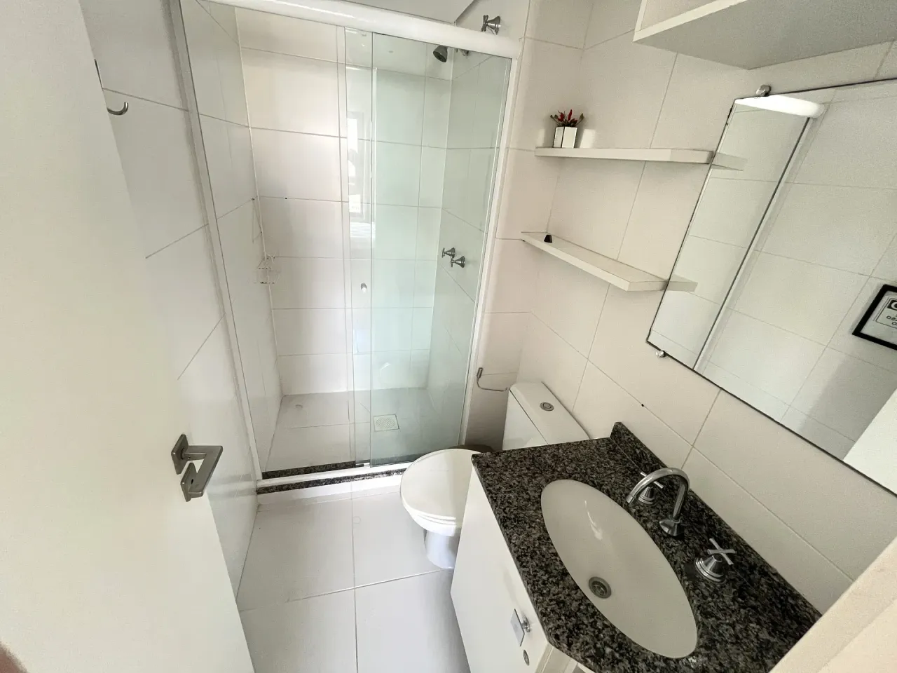 40 m² furnished apartment with parking and high floor — photo 17