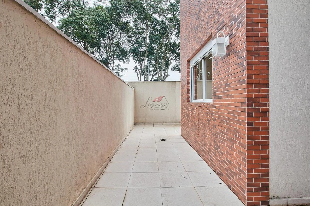 Balcony with a grill in a 2-bedroom apartment, 129 m² — photo 37