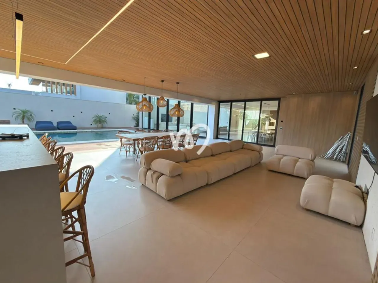 Furnished house with 5 bedrooms and an open kitchen — photo 25