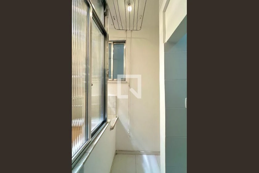 1-bedroom apartment with open-plan kitchen and 45 m² — photo 27