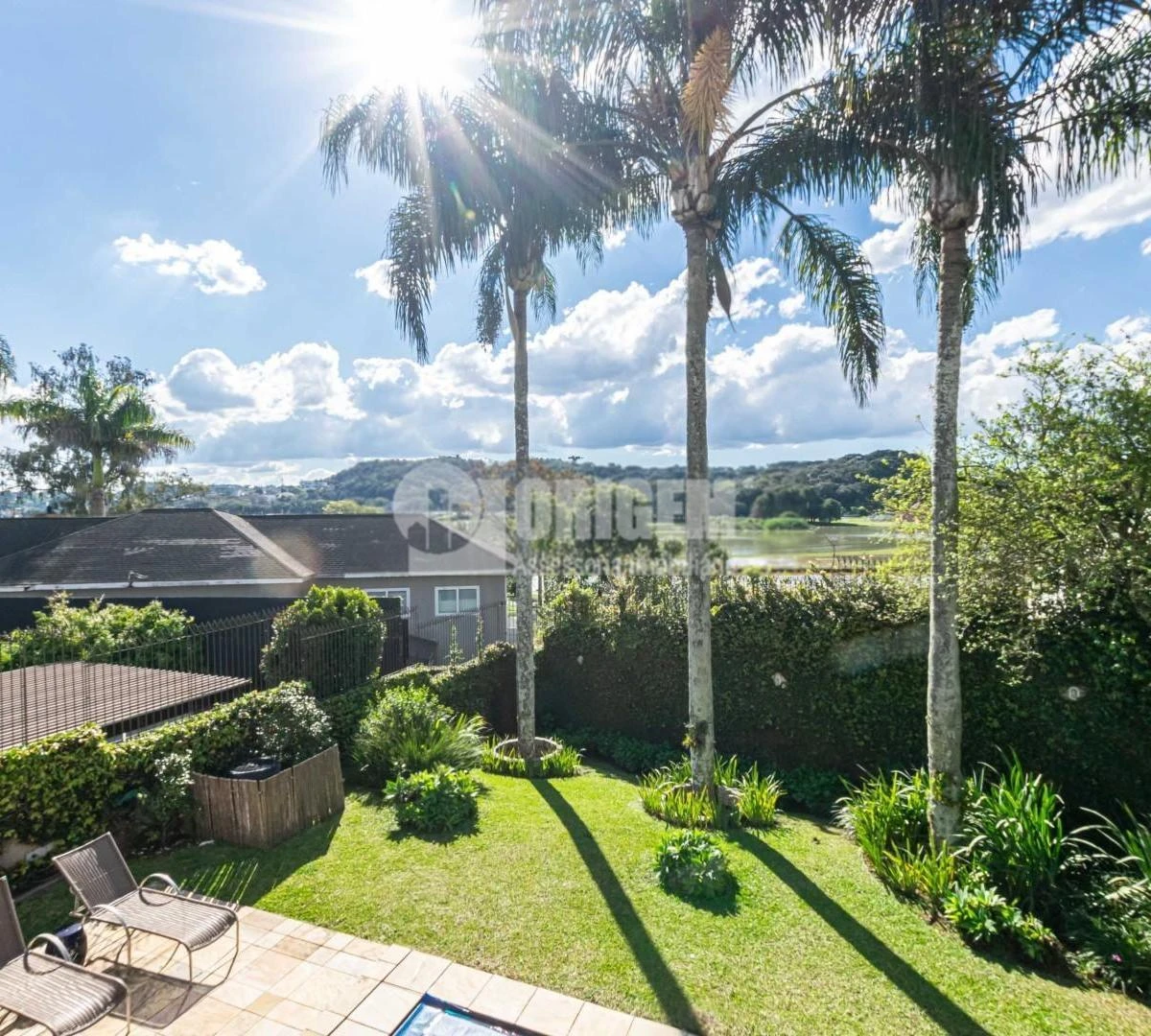 589 m² house with a bathtub and a water view — photo 76
