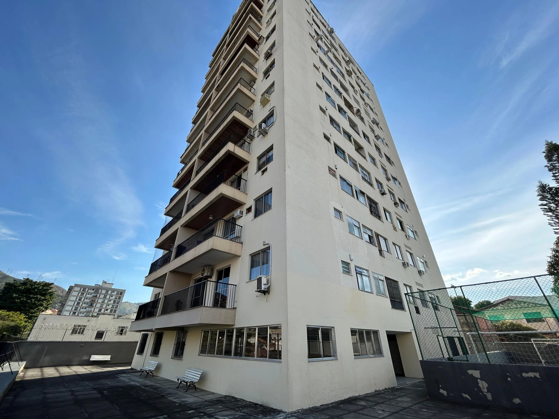 2-bedroom apartment with 1 bathroom and 1 parking space — photo 3