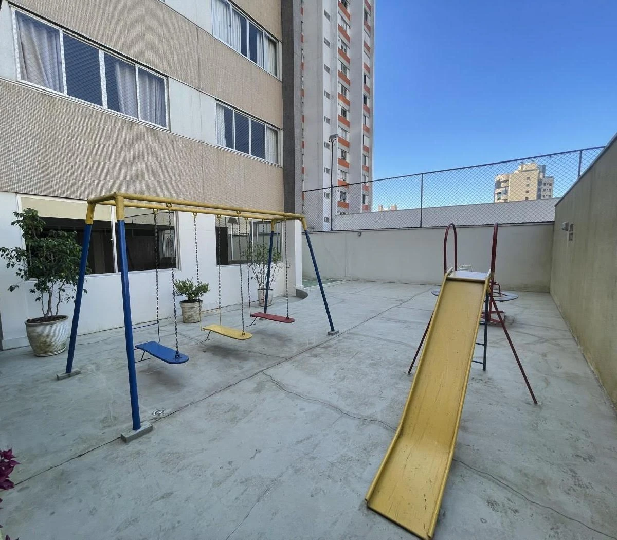 Furnished apartment, 148 m², with a washing machine — photo 25