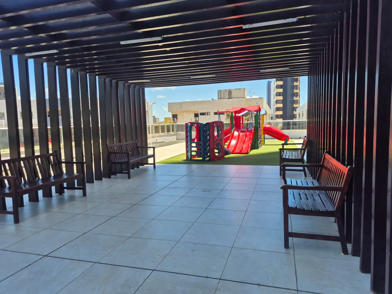 Furnished apartment, 136 m², with a private BBQ — photo 31
