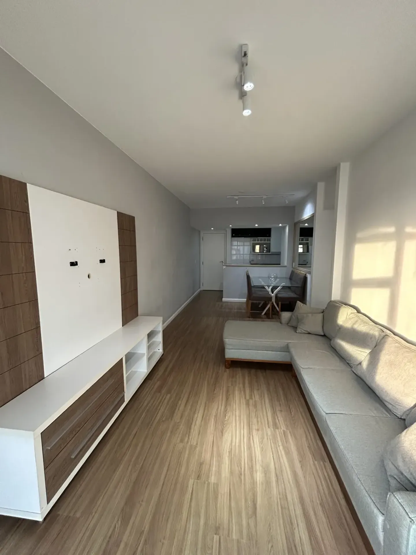 Apartment on the 8th floor with floor-to-ceiling windows — photo 43