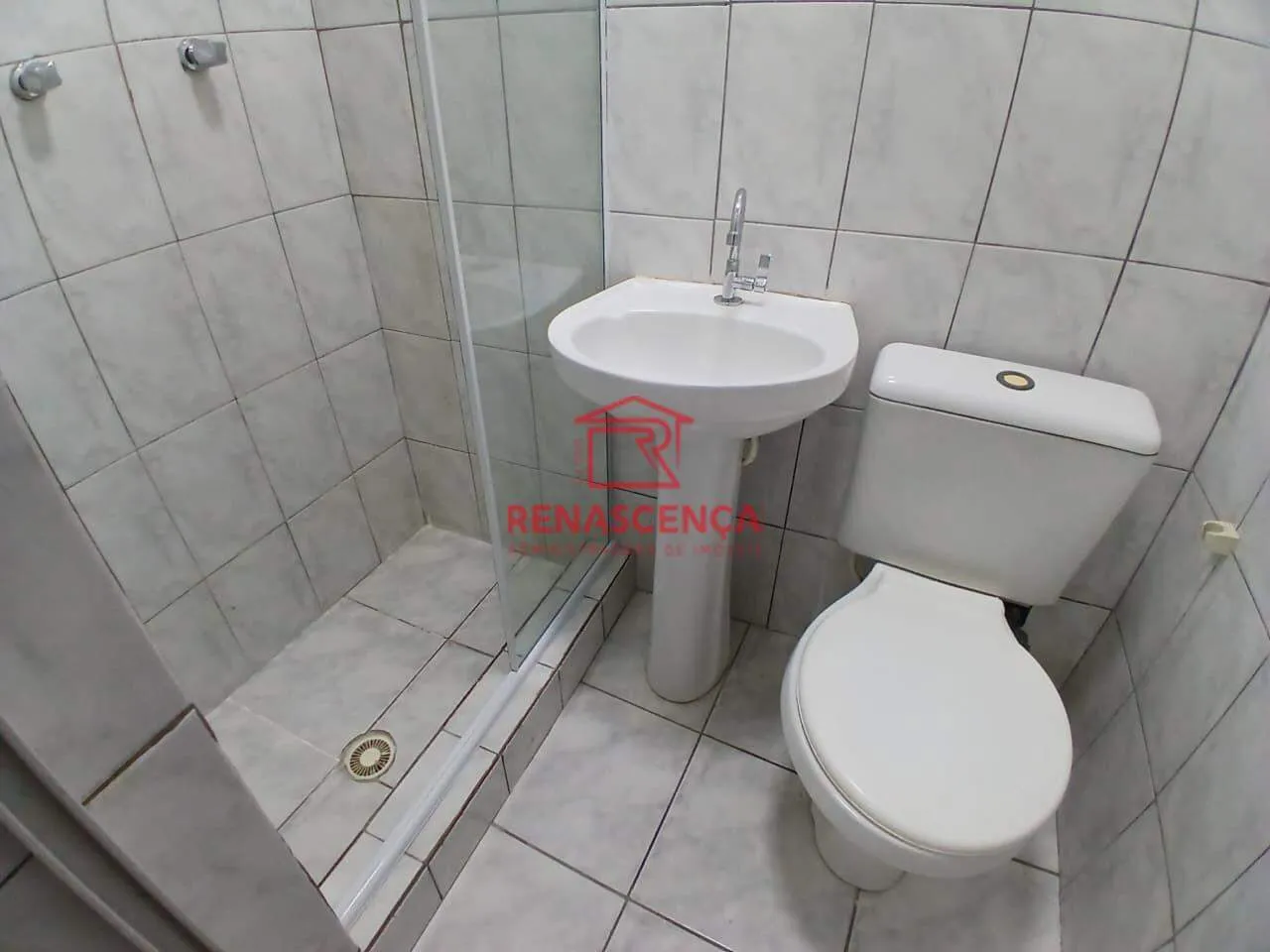 Casa com 5 quartos e 5 banheiros, vaga para 4 carros — photo 16