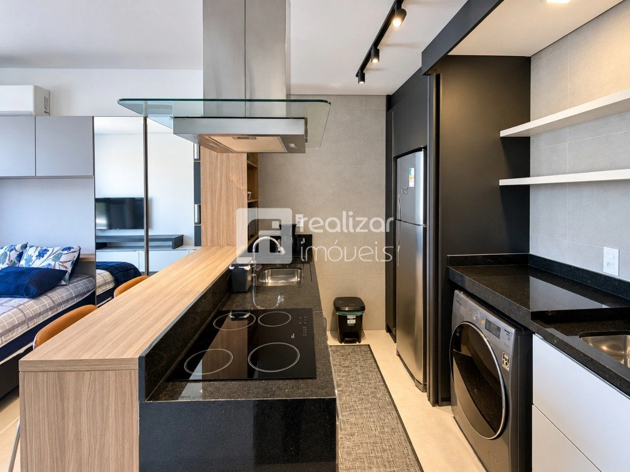 One-bedroom apartment with a dryer in Florianópolis — photo 17