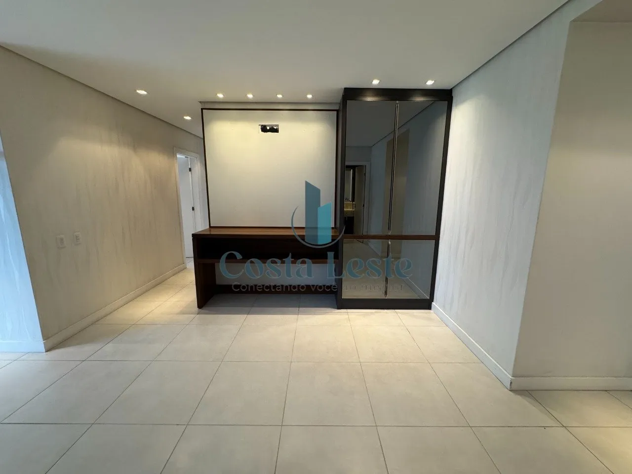 3-bedroom apartment with a home office in Florianópolis — photo 17