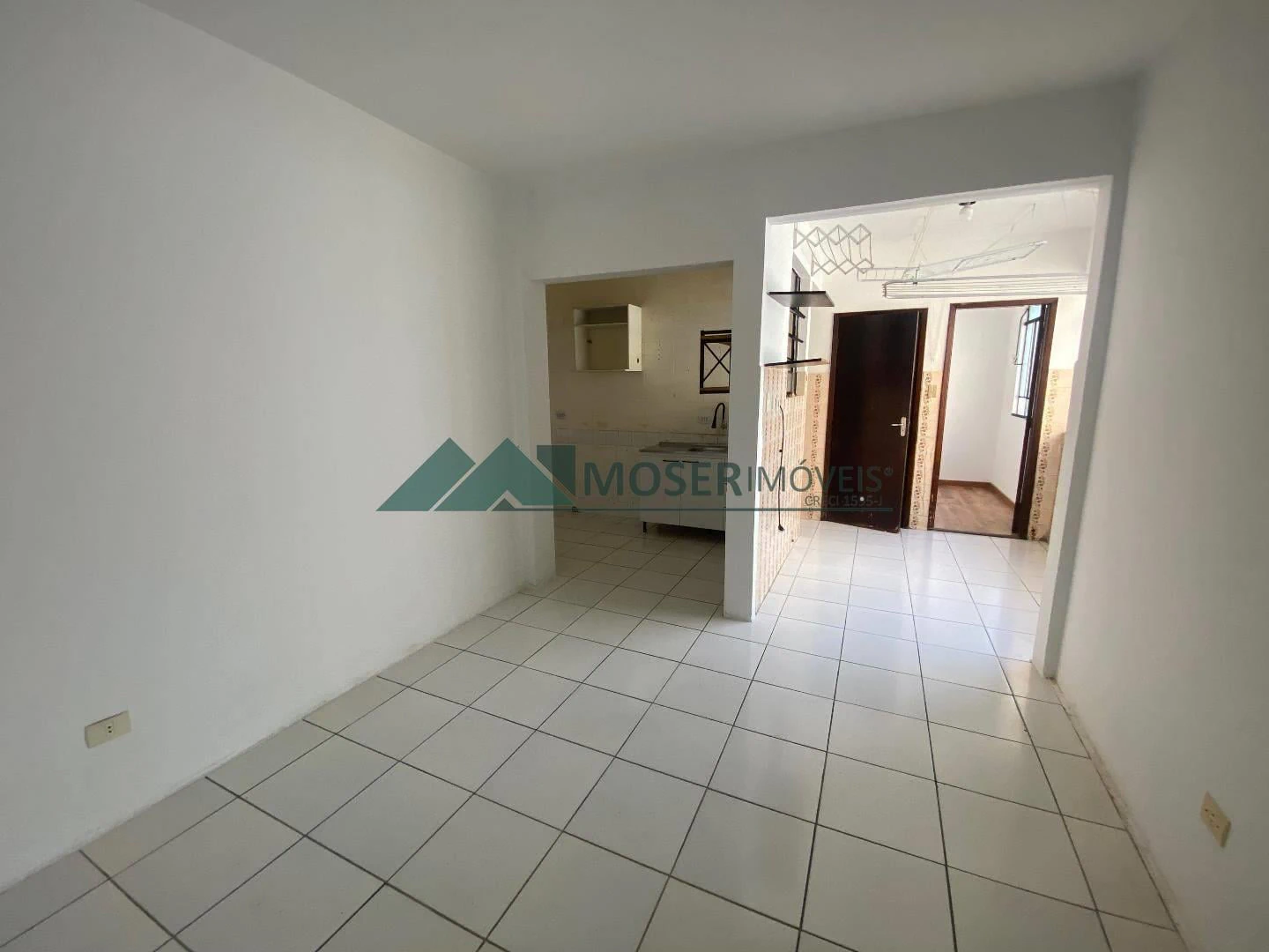 Apartment, 104 m², with wood or laminate floors — photo 5