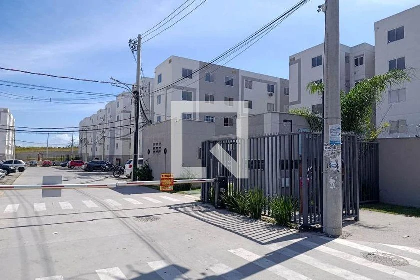 Apartamento de 2 quartos em condomínio com piscina — photo 32