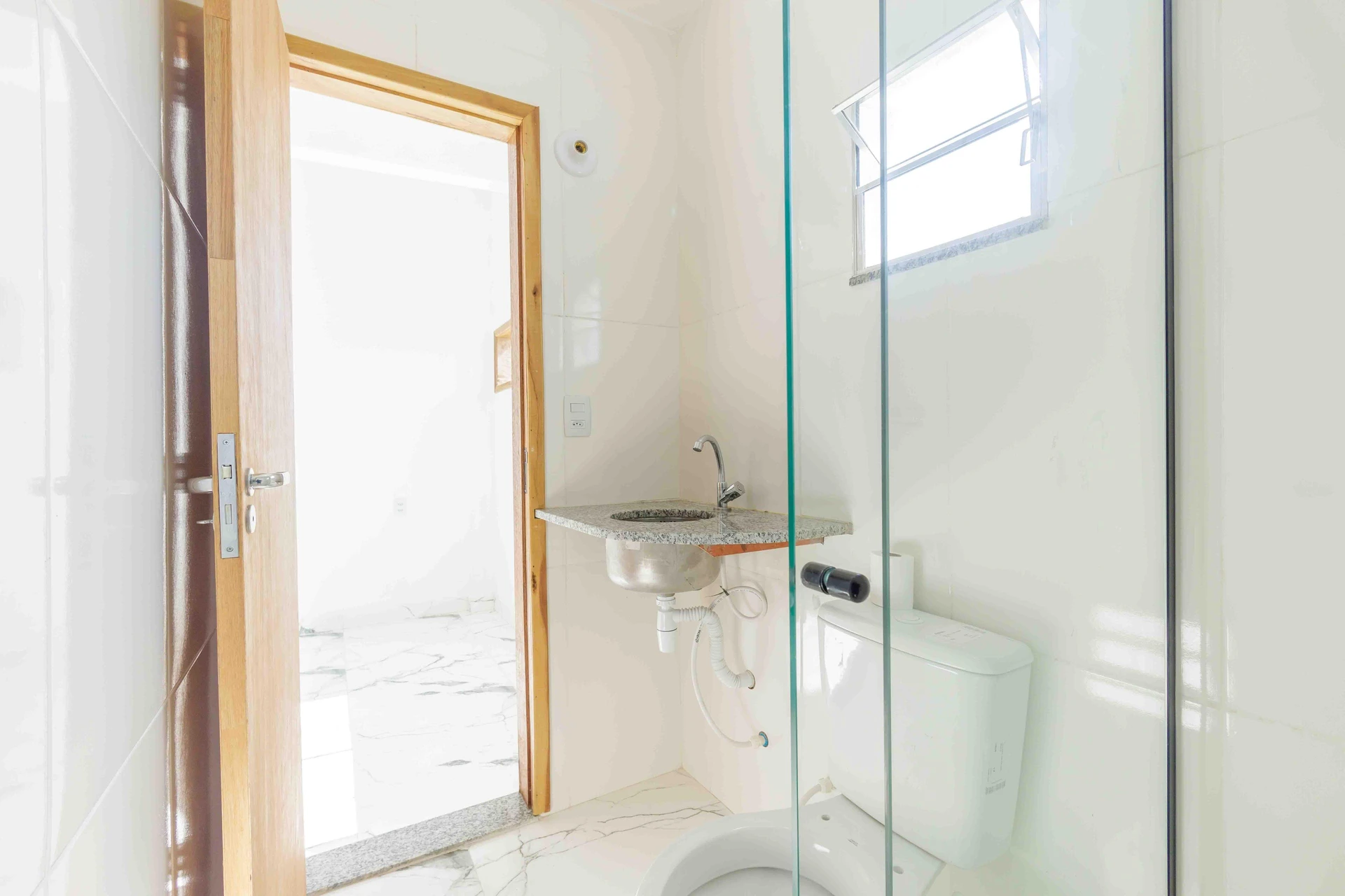 Monoambiente, 40 m², con ventanales de piso a techo — photo 27