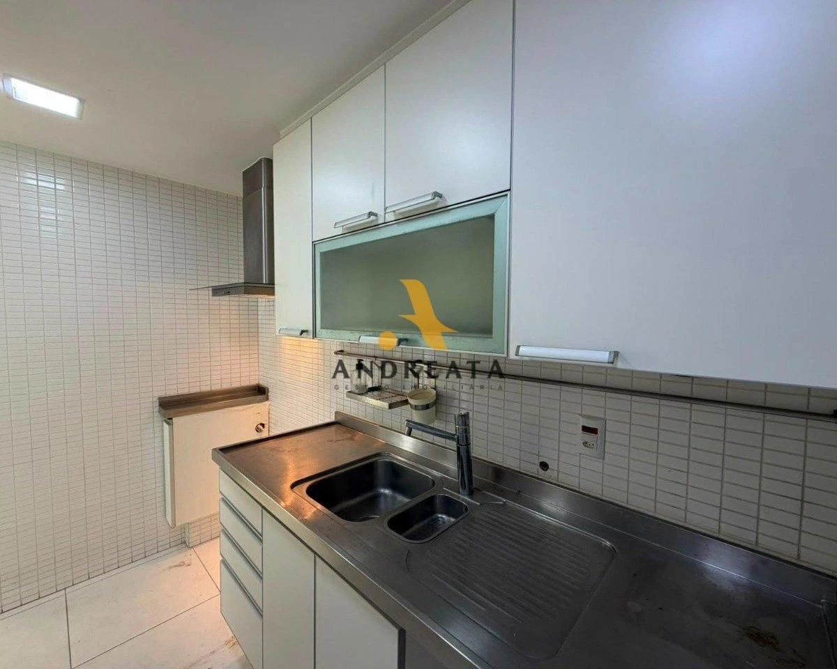 Unfurnished 4-bedroom apartment with 4 bathrooms — photo 30