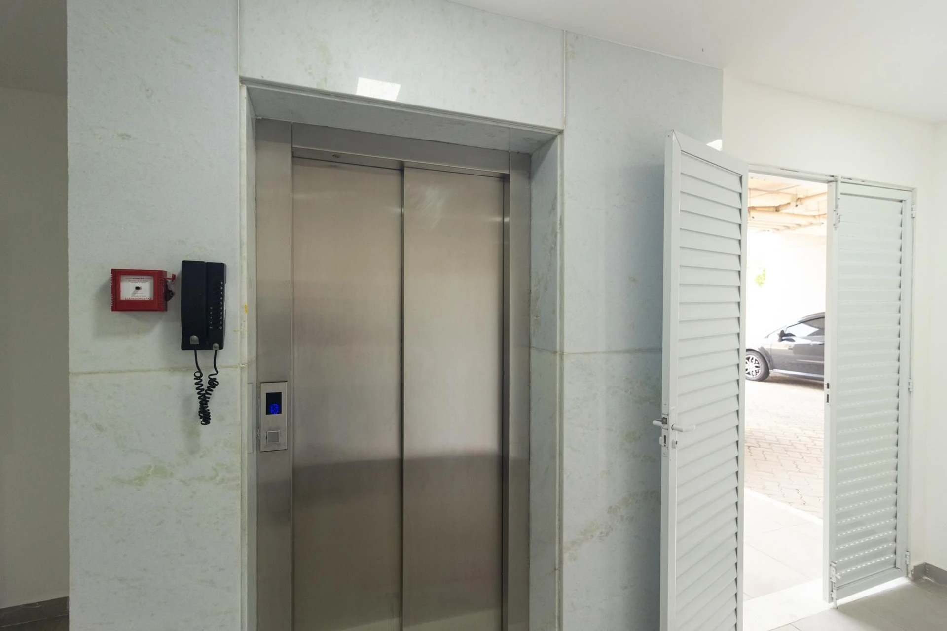 Apartment with 2 bedrooms, 1 en-suite and 1 parking spot — photo 38