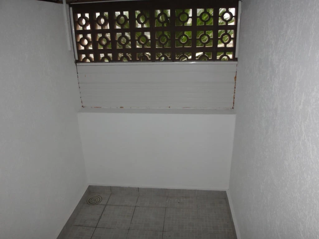2-bedroom apartment with a walk-in closet — photo 25