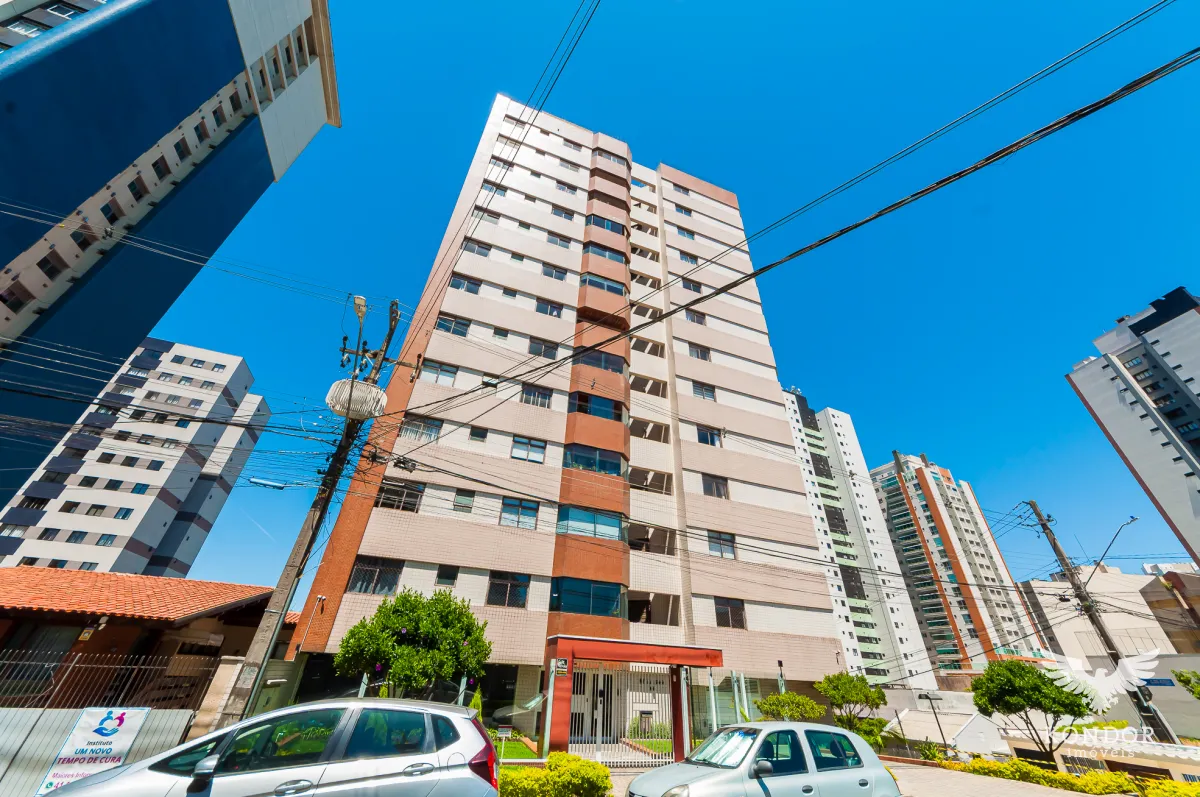 3-bedroom apartment with a balcony and 136 m² — photo 44