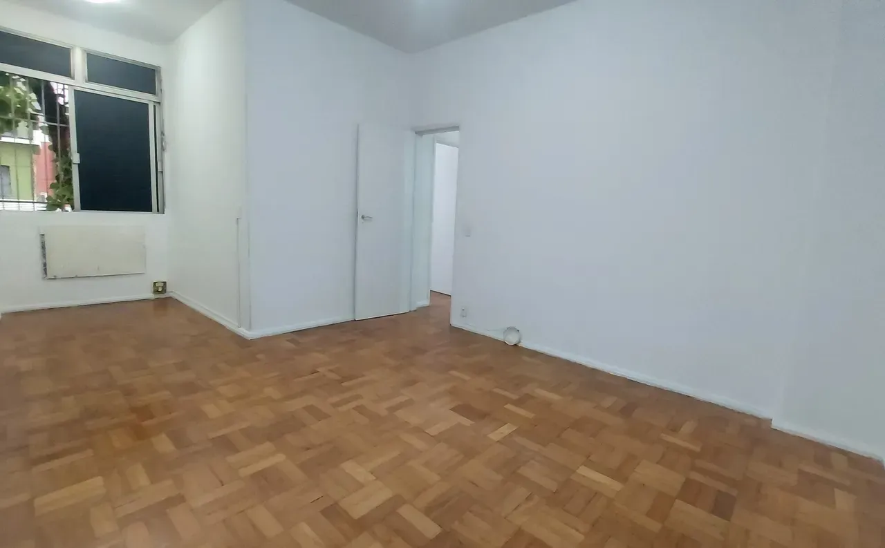 Unfurnished apartment with 3 bedrooms and 2 bathrooms — photo 10