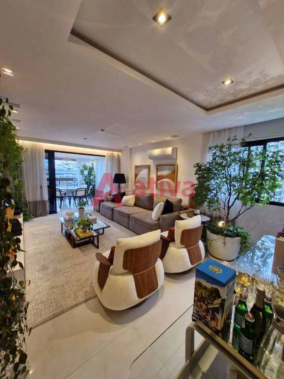 Furnished 131 m² apartment with 3 bedrooms and glass balcony — photo 8