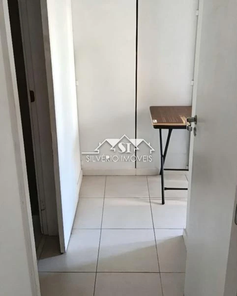 Glass-enclosed balcony in a 2-bedroom apartment, 64 m² — photo 12