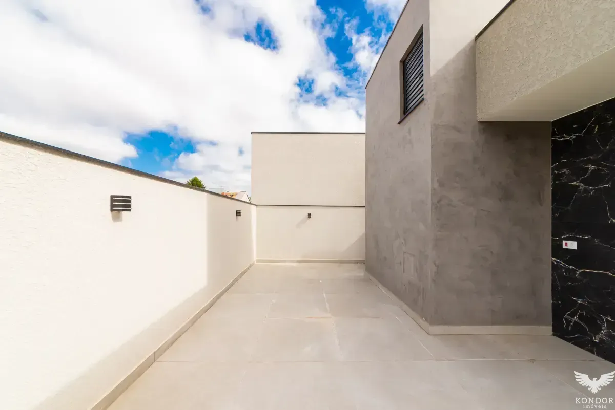 Two-story house with 230 m² and 3 bedrooms, 1 suite