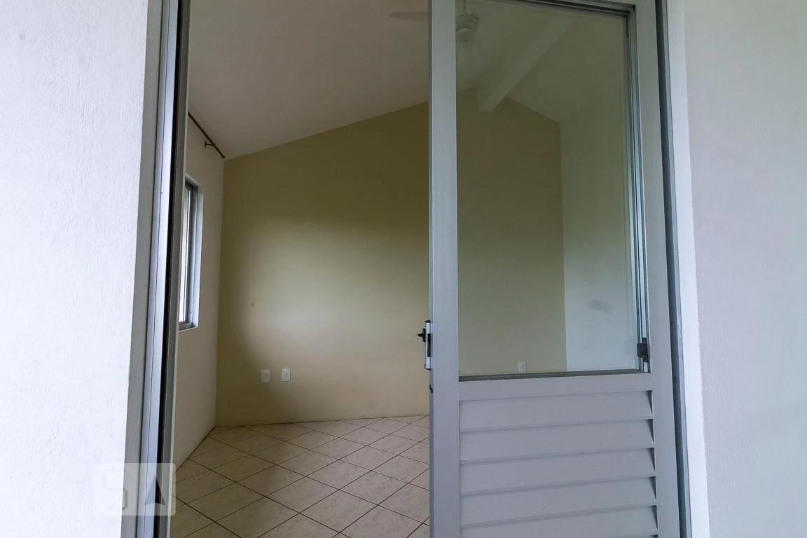 One-bedroom house with a garden in Florianópolis — photo 21
