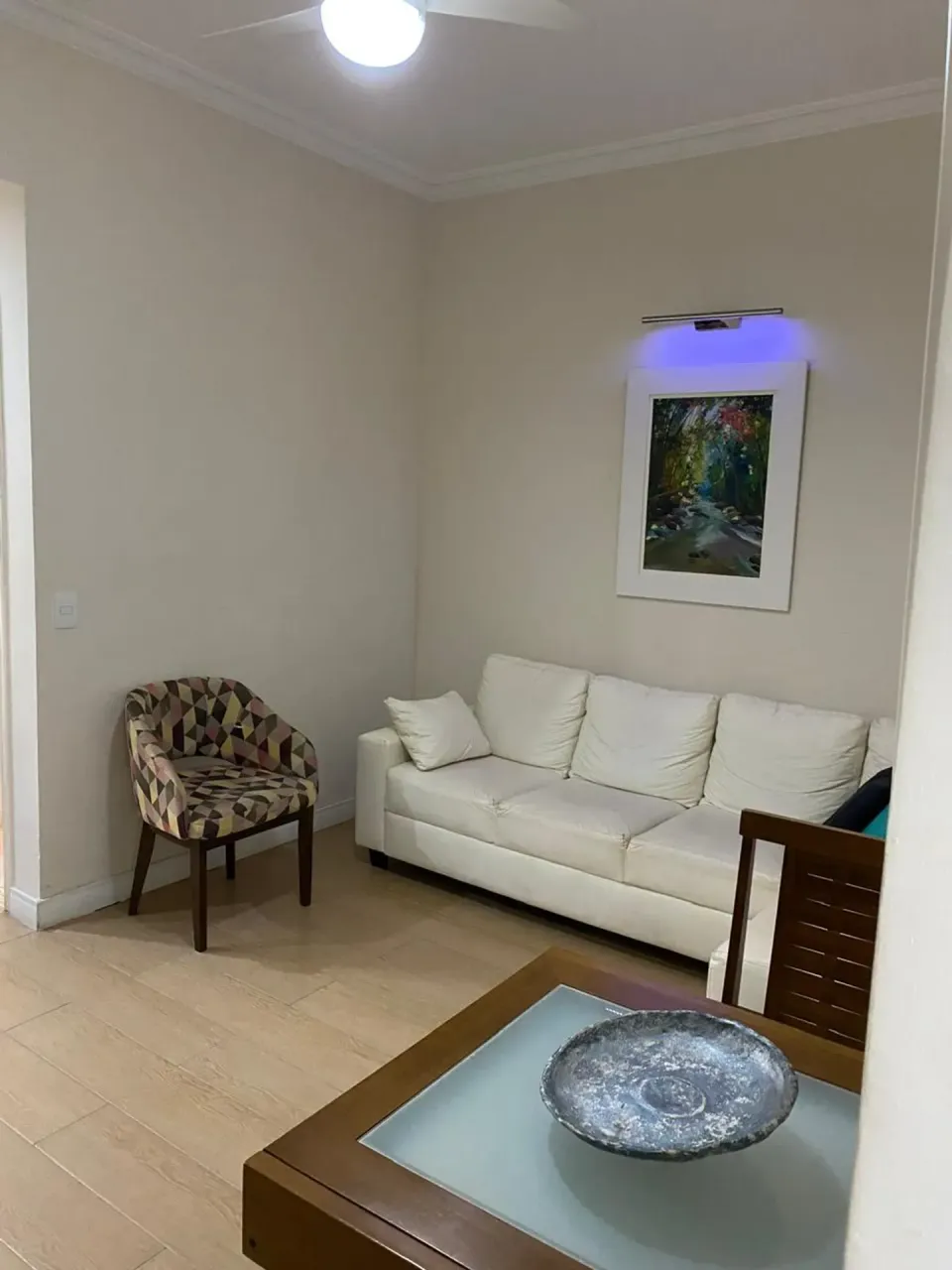 Furnished apartment with glass shower and electric showerhead — photo 10