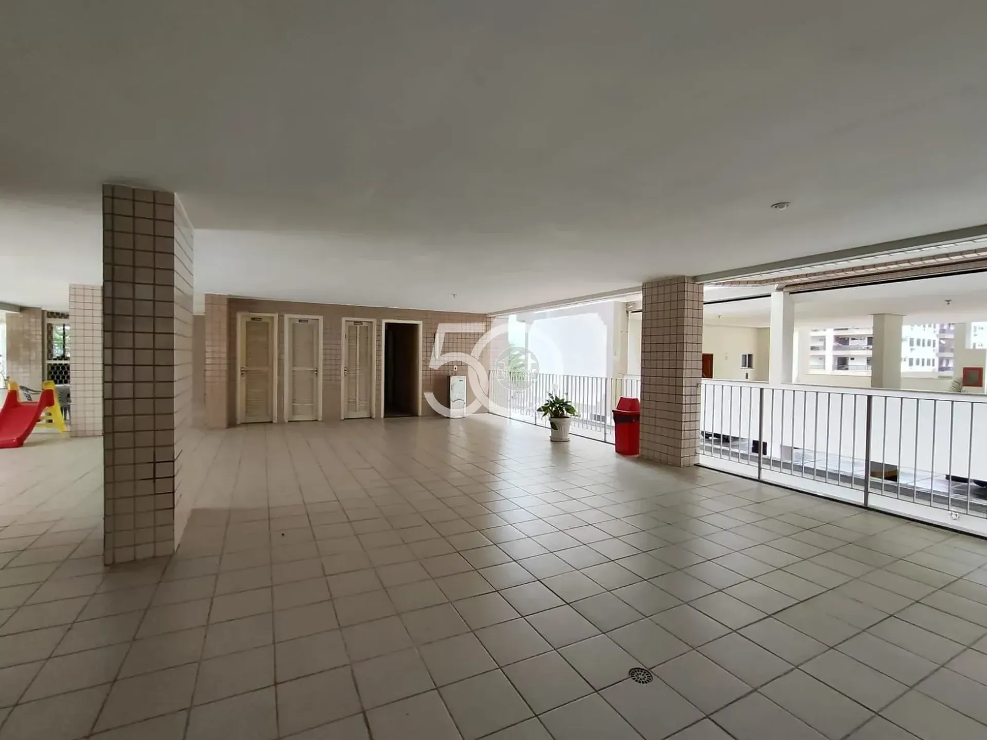 98 m² apartment with 3 bedrooms and 2 garage spaces — photo 45