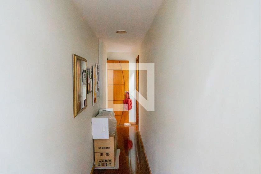 Furnished apartment with 4 bedrooms and 200 m² — photo 46