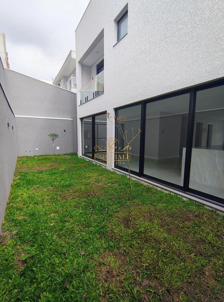 4-bedroom house with floor-to-ceiling windows — photo 20