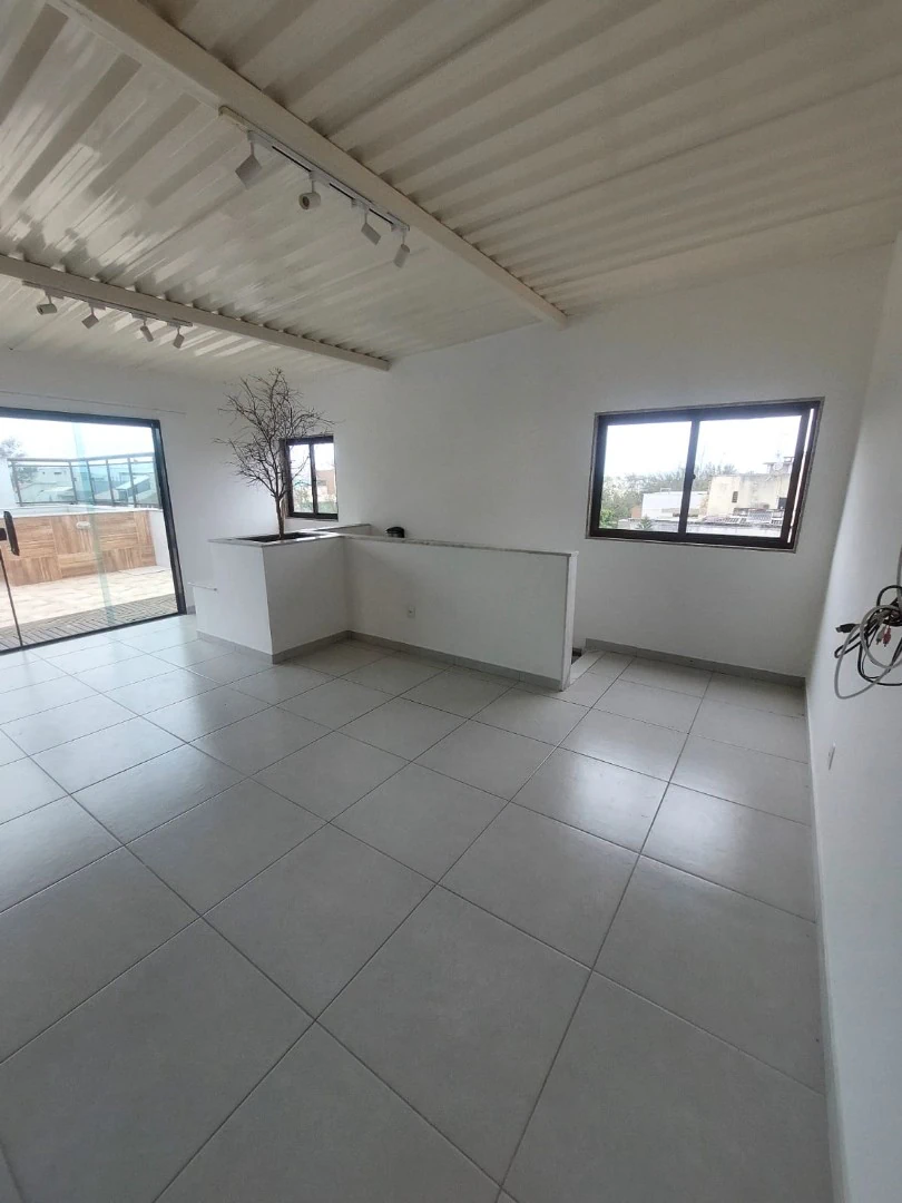 230 m² duplex penthouse with 3 en-suite suites and 3 spots — photo 10