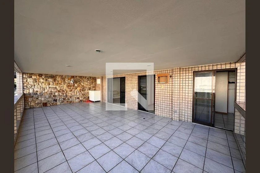 Квартира з вбудованими шафами, 2 кімнати і 130 м² — photo 18