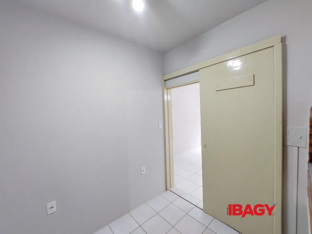 Apartment with 2 bedrooms and 1 bathroom, 64 m² — photo 26