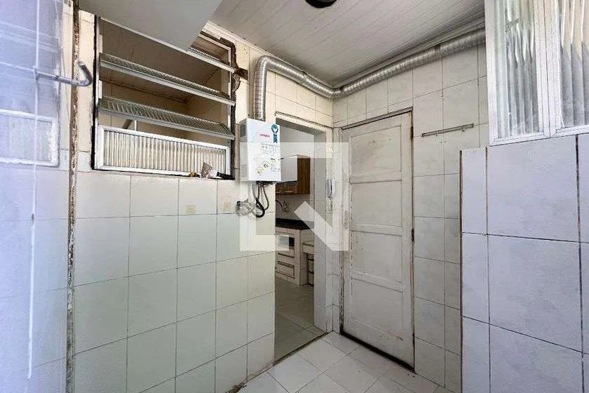 Apartamento de 3 quartos com cozinha separada e 70 m² — photo 14