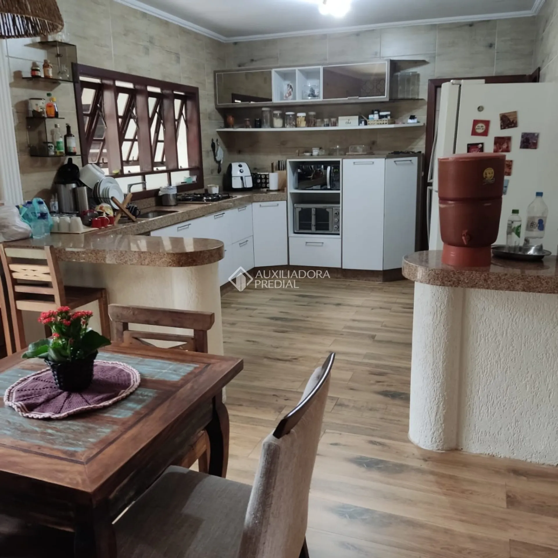 Furnished house, 295 m², with a fireplace — photo 2