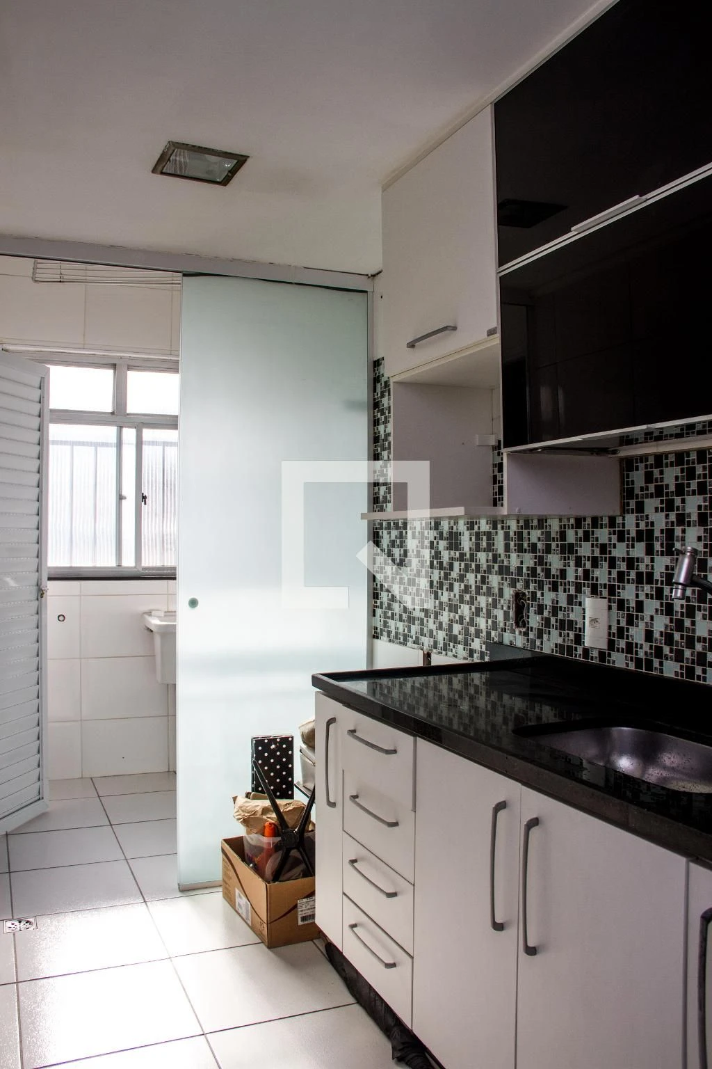 Unfurnished 2-bedroom apartment with 2 bathrooms and parking — photo 13