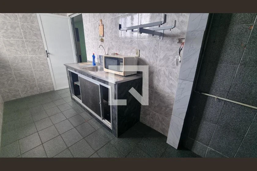 5-bedroom house with a washing machine — photo 12