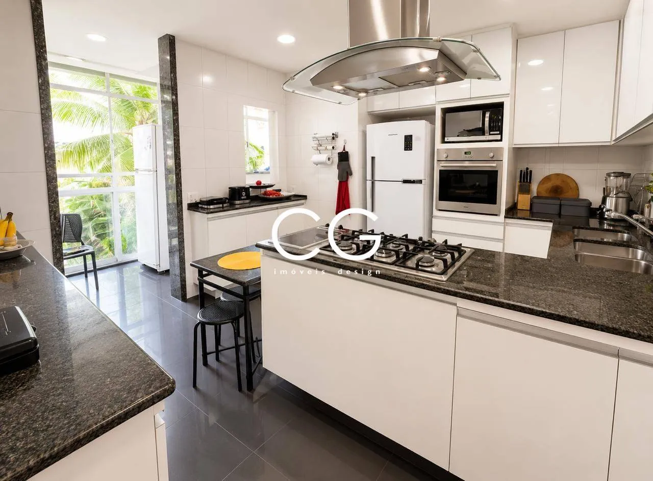 Furnished apartment with 3 bedrooms and 440 m² — photo 5