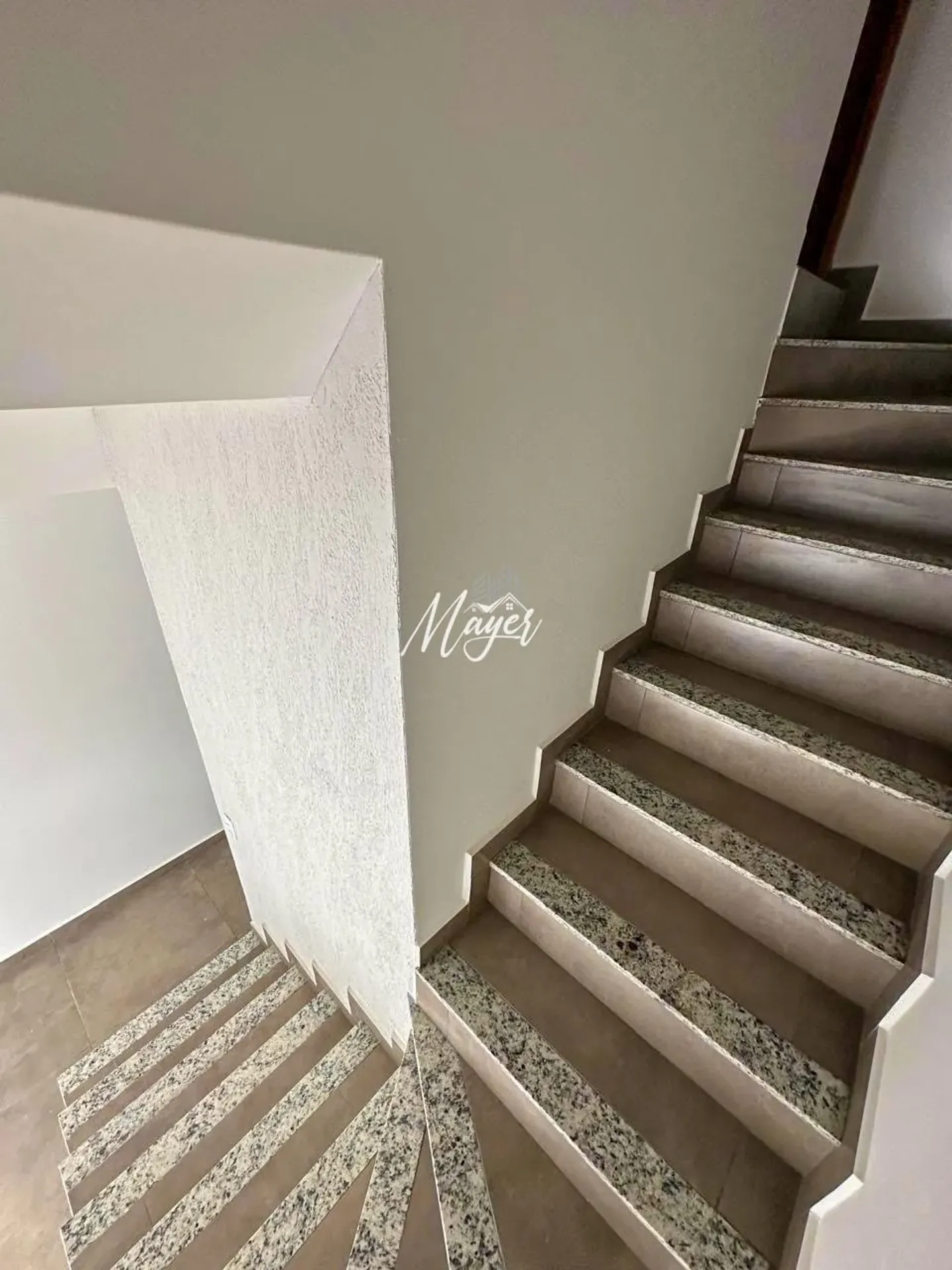 Casa de locação com 2 suítes e quintais na frente — photo 8