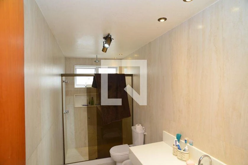 Furnished apartment, 300 m², with a glass-enclosed balcony — photo 40