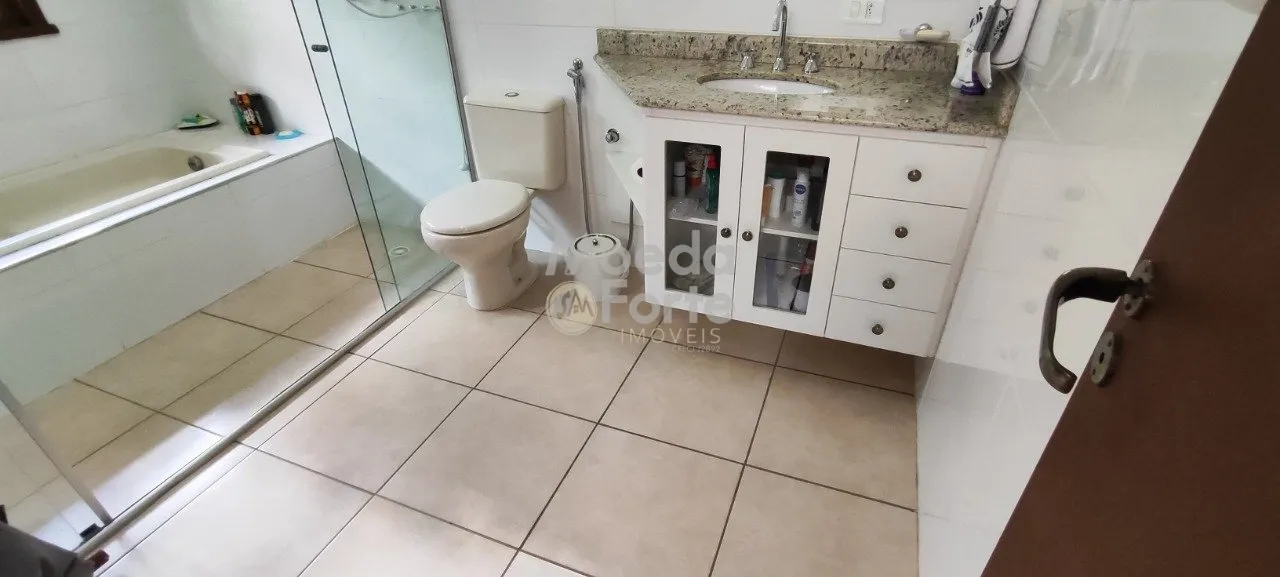 Furnished house with an open-plan kitchen and gas stove — photo 27