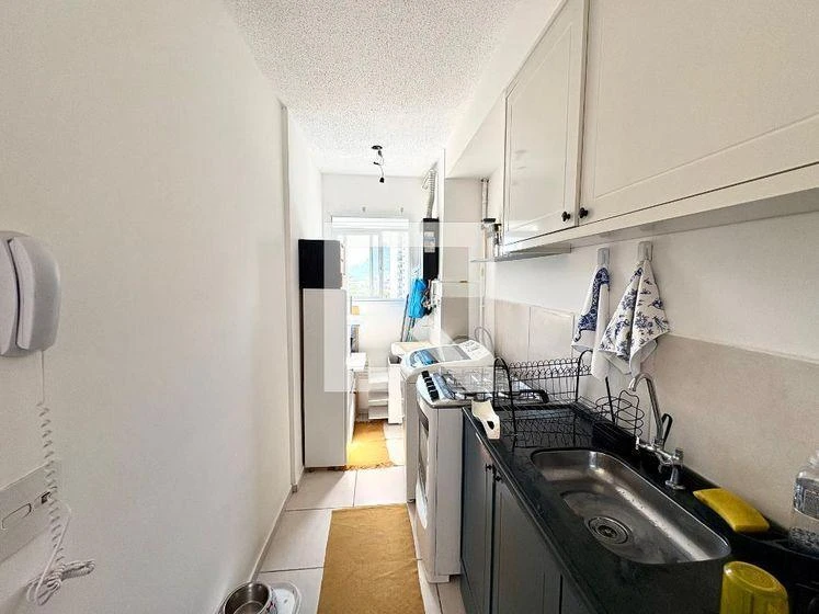 2-bedroom apartment in a building with a gym — photo 8