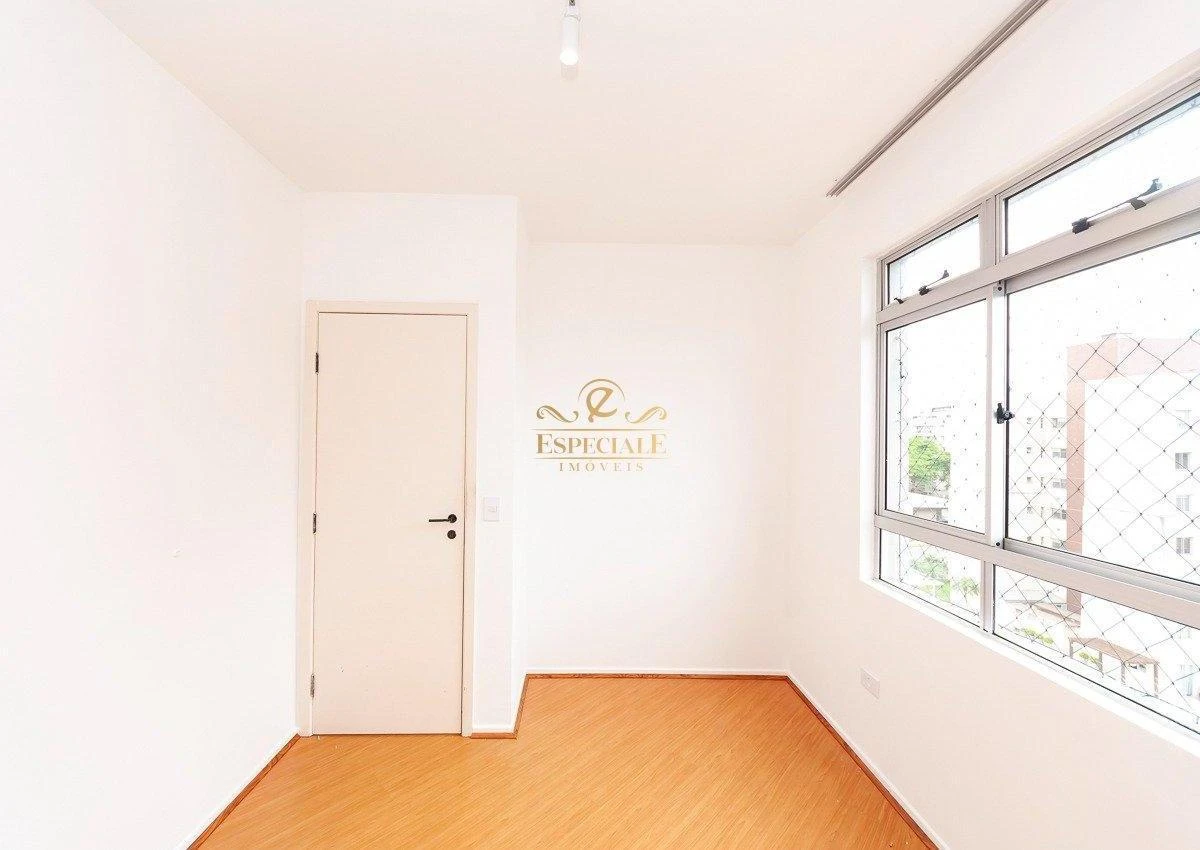 3-bedroom apartment with wood or laminate floors in Curitiba — photo 19