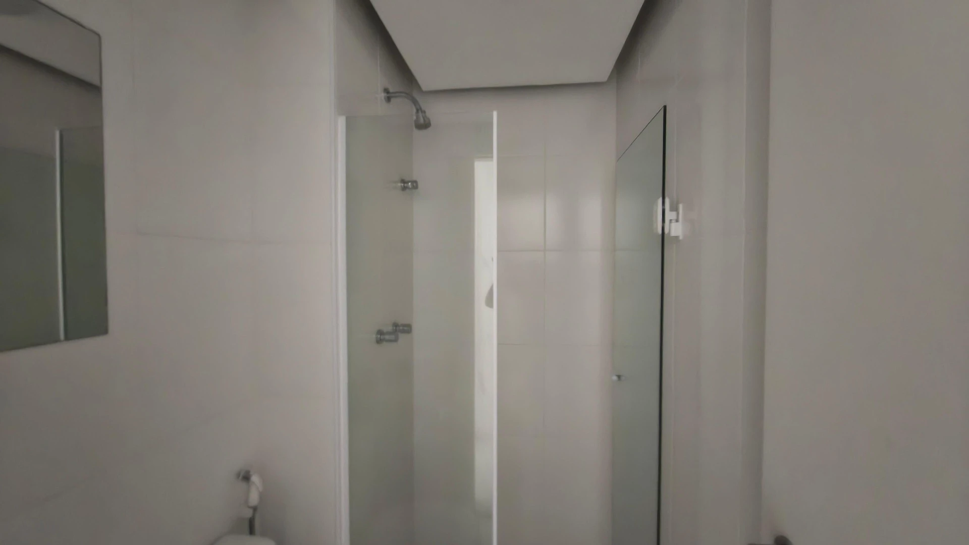Glass-enclosed balcony in a 3-bedroom apartment, 87 m² — photo 38