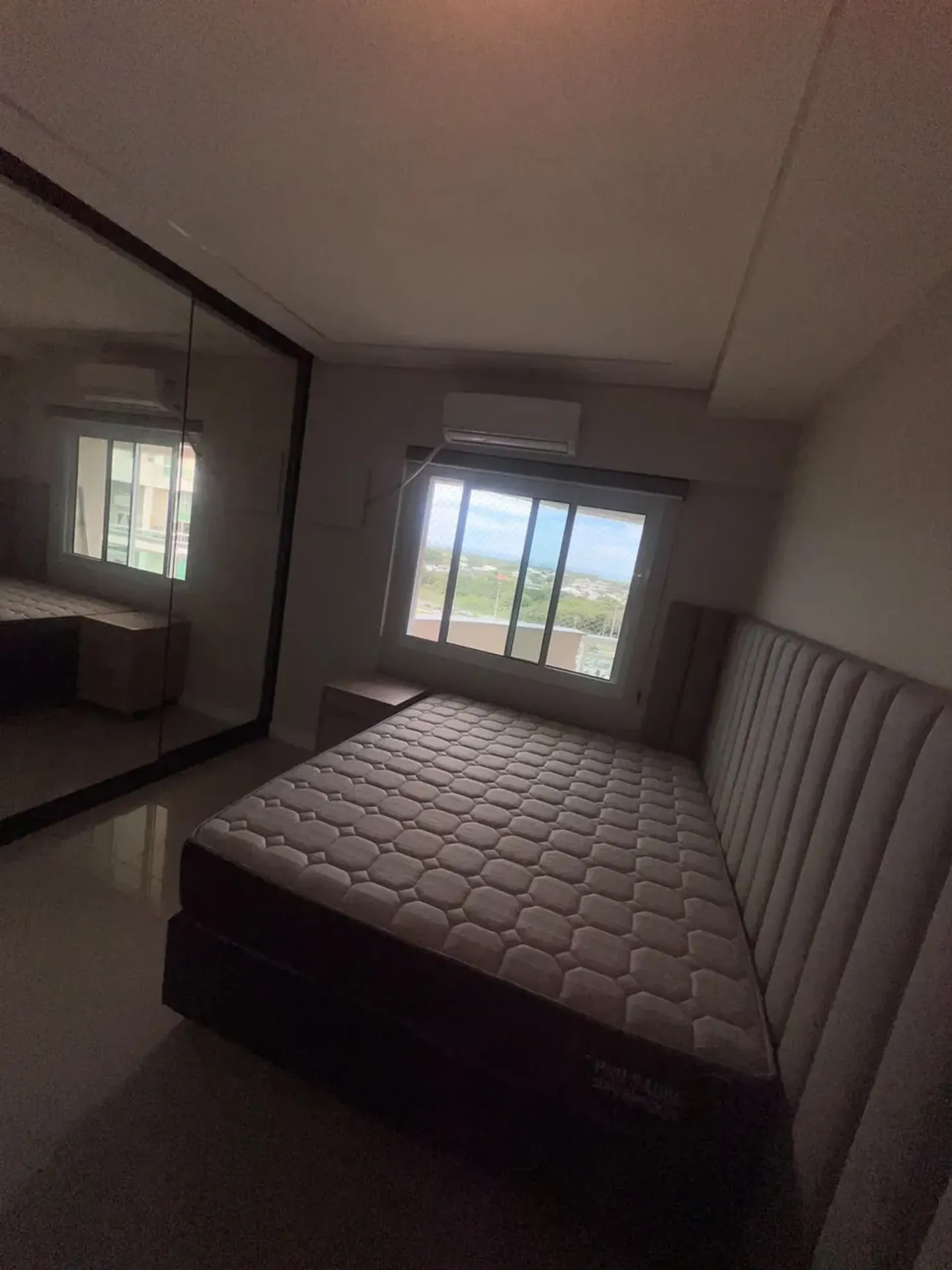 Apartment on the 10th floor with a grill on the balcony — photo 57