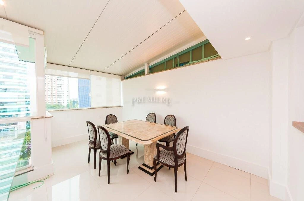 3-bedroom apartment, 1 with its own bathroom, 192 m² — photo 33