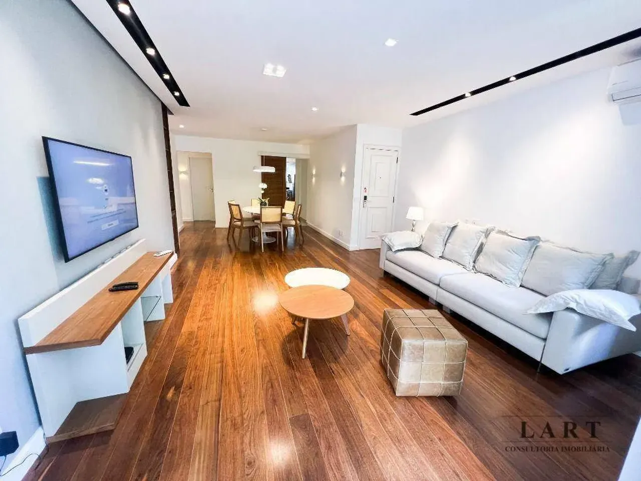Home office in a 3-bedroom apartment, 160 m² — photo 10