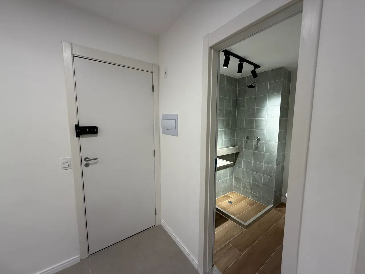 Apartment with 2 bedrooms, balcony and gas stove — photo 20