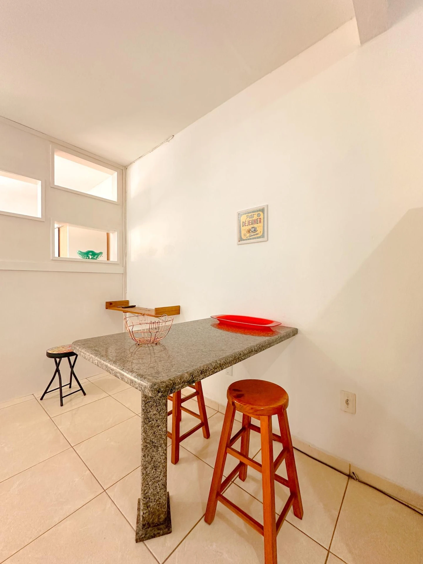 Apartamento amueblado de 1 dormitorio con balcón — photo 19