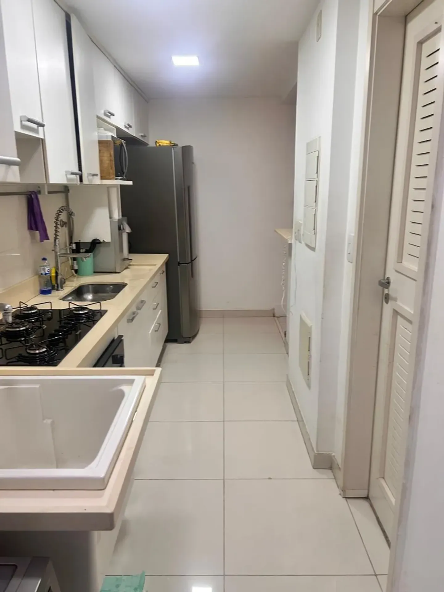 4-bedroom apartment with a grill on the balcony — photo 42
