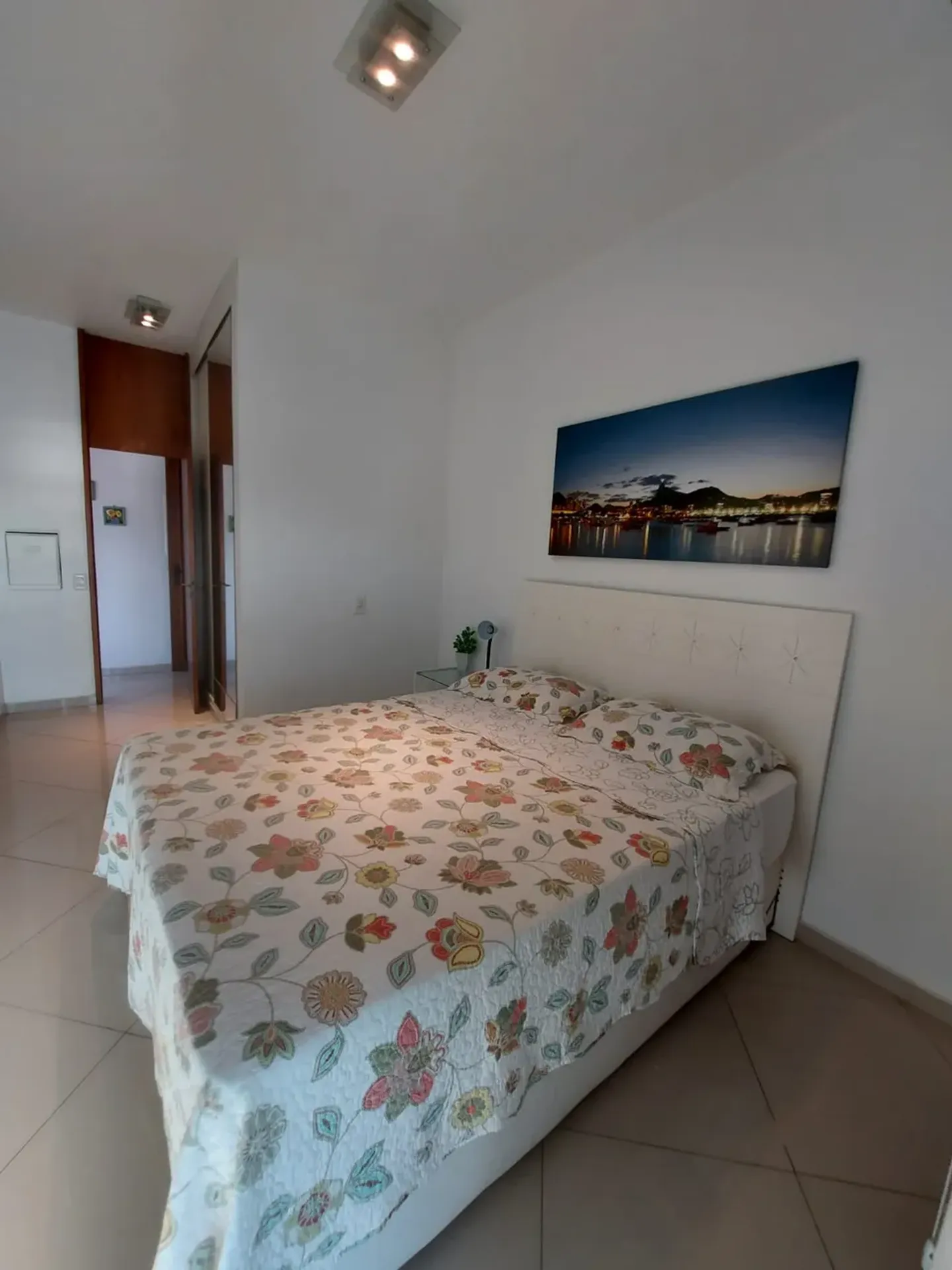 Furnished 2-bedroom apartment with 2 parking spots — photo 27