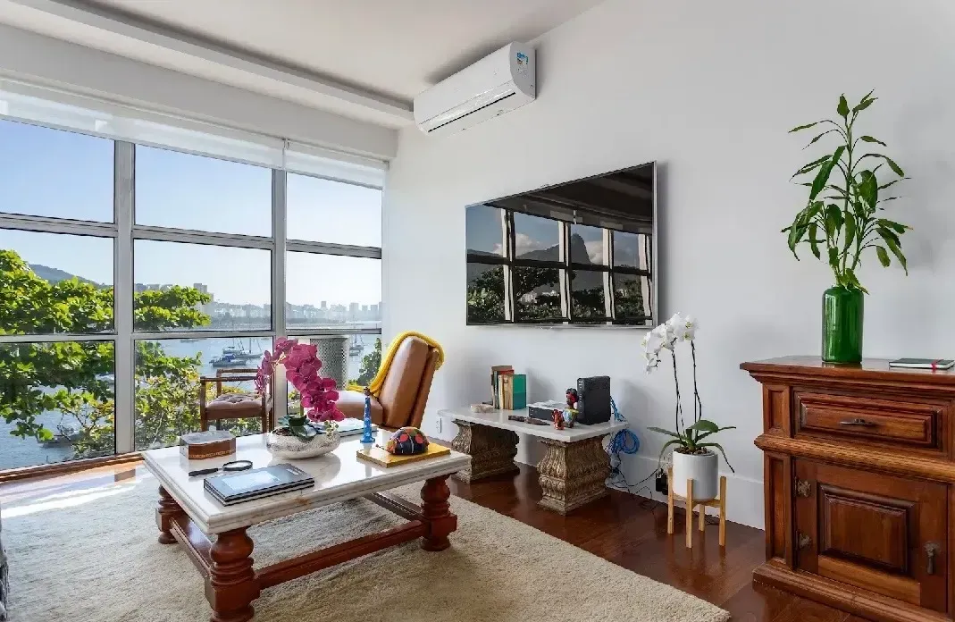 3-bedroom apartment with floor-to-ceiling windows — photo 10
